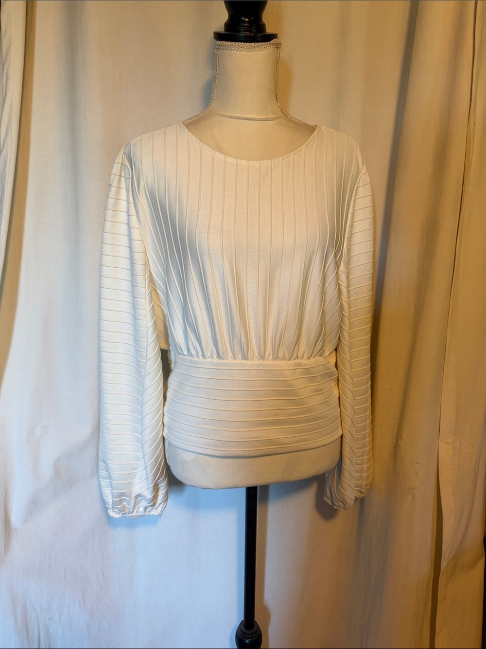 H&M size medium cream top